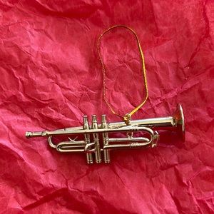 Gold brass music trumpet ornament